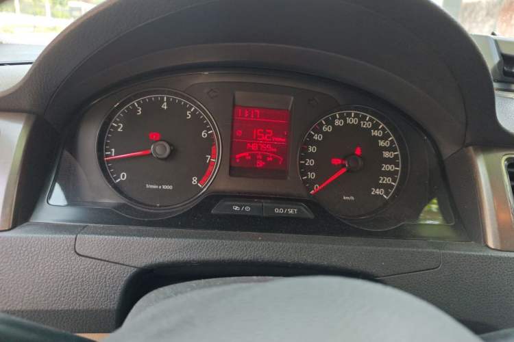 Used Volkswagen Santana 2013 1.6L Manual Comfort Edition Odometer Close Up