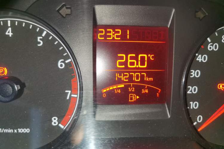 Used Volkswagen Santana 2013 1.4L Manual Fashion Edition Odometer Close Up