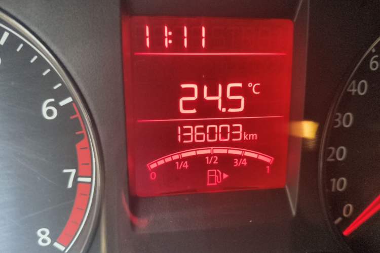 Used Volkswagen Santana 2013 1.4L Manual Fashion Edition Odometer Close Up