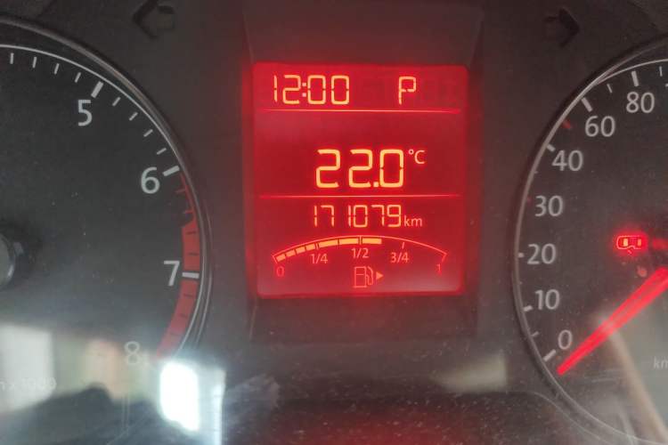 Used Volkswagen Santana 2013 1.6L Automatic Fashion Edition Odometer Close Up