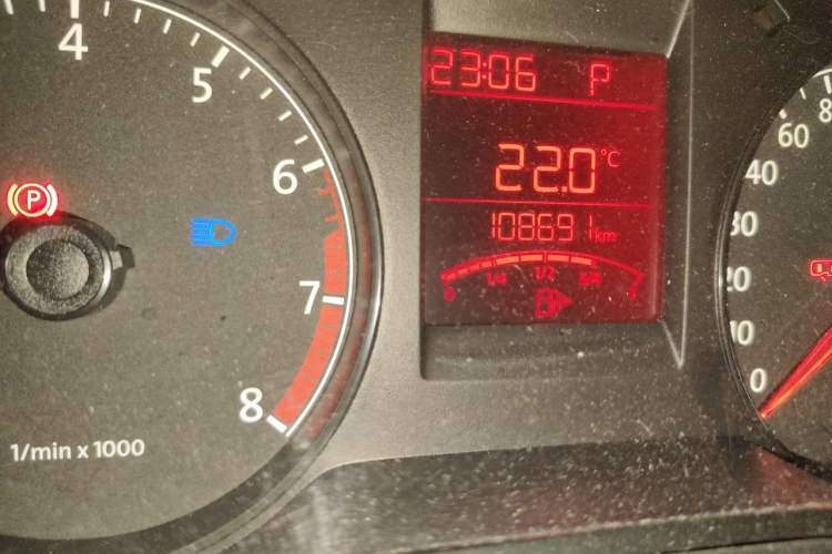 Used Volkswagen Santana 2013 1.6L Automatic Fashion Edition Odometer Close Up