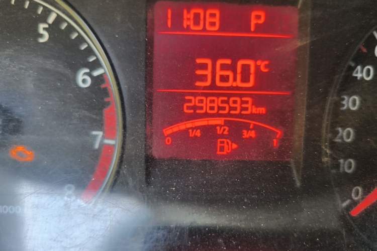 Used Volkswagen Santana 2013 1.6L Automatic Fashion Edition Odometer Close Up