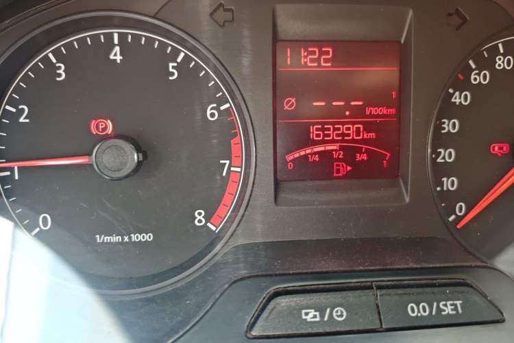 Used Volkswagen Santana 2013 1.6L Manual Comfort Edition Odometer Close Up