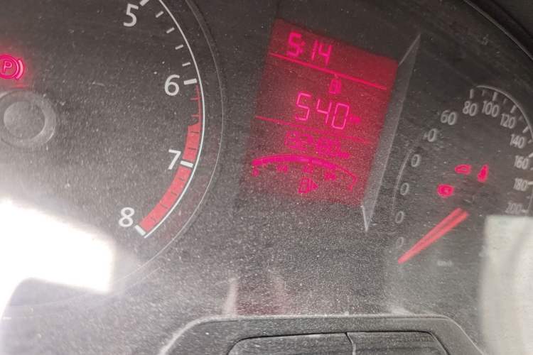Used Volkswagen Santana 2013 1.4L Manual Comfort Edition Odometer Close Up