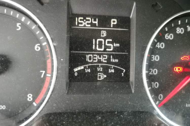 Used Volkswagen Santana 2013 1.6L Automatic Luxury Edition Odometer Close Up