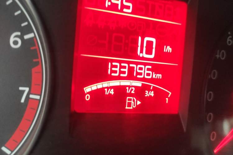 Used Volkswagen Santana 2013 1.6L Manual Comfort Edition Odometer Close Up