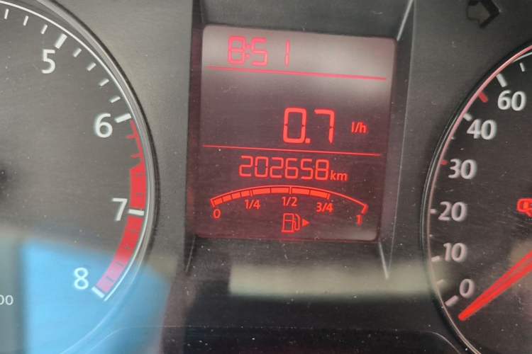Used Volkswagen Santana 2013 1.6L Manual Comfort Edition Odometer Close Up
