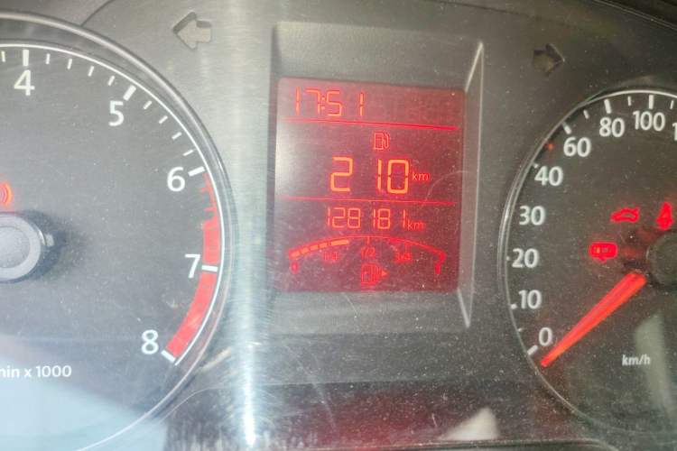 Used Volkswagen Santana 2013 1.4L Manual Comfort Edition Odometer Close Up