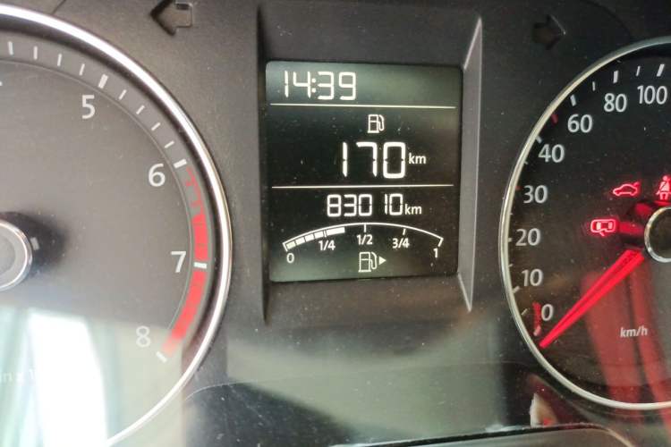 Used Volkswagen Santana 2013 1.6L Manual Luxury Edition Odometer Close Up