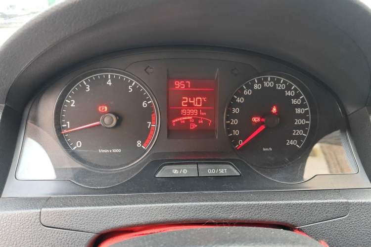 Used Volkswagen Santana 2013 1.6L Manual Fashion Edition Odometer Close Up