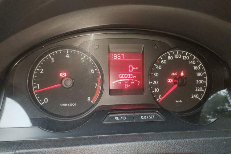 Used Volkswagen Santana 2013 1.4L Manual Comfort Edition Odometer Close Up