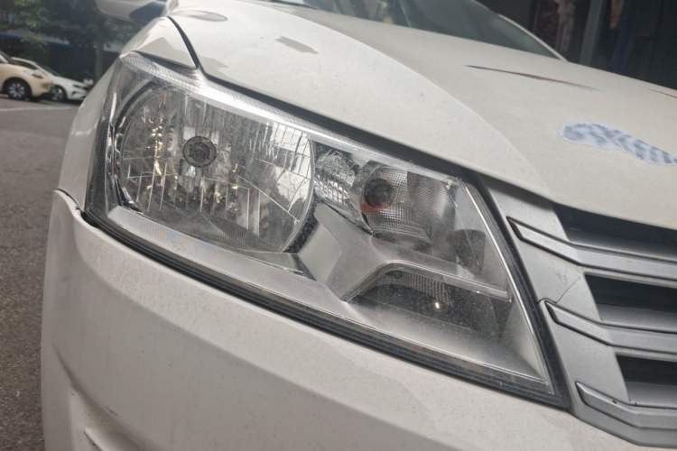 Used Volkswagen Santana 2013 1.4L Manual Fashion Edition Right Front Headlight