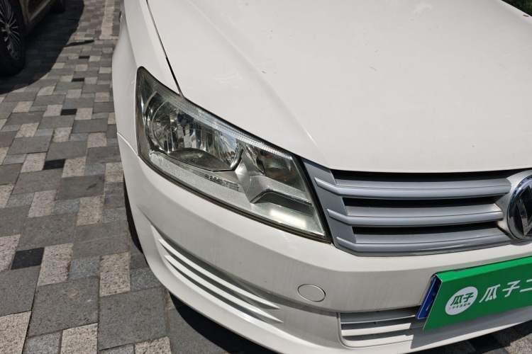 Used Volkswagen Santana 2013 1.6L Automatic Fashion Edition Right Front Headlight