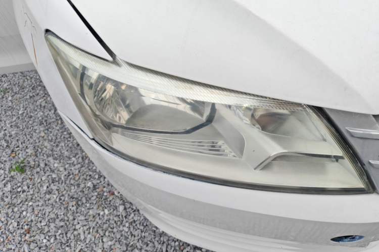 Used Volkswagen Santana 2013 1.6L Manual Fashion Edition Right Front Headlight