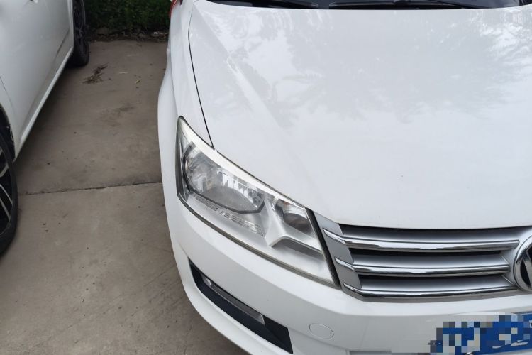 Used Volkswagen Santana 2013 1.6L Manual Comfort Edition Right Front Headlight
