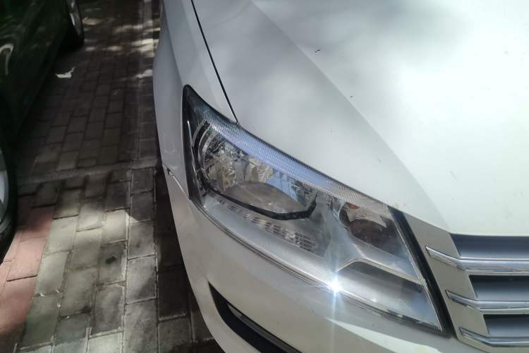 Used Volkswagen Santana 2013 1.6L Manual Comfort Edition Right Front Headlight