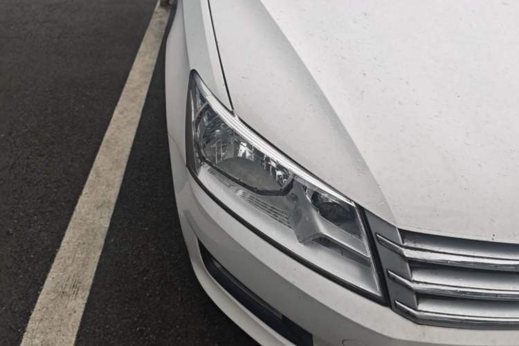 Used Volkswagen Santana 2013 1.6L Manual Comfort Edition Right Front Headlight