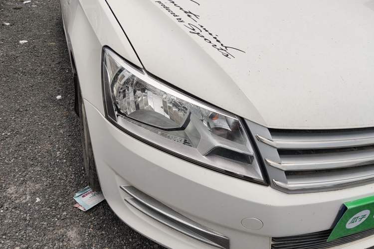 Used Volkswagen Santana 2013 1.6L Manual Fashion Edition Right Front Headlight