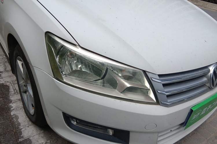 Used Volkswagen Santana 2013 1.4L Manual Comfort Edition Right Front Headlight