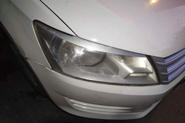 Used Volkswagen Santana 2013 1.6L Automatic Fashion Edition Right Front Headlight