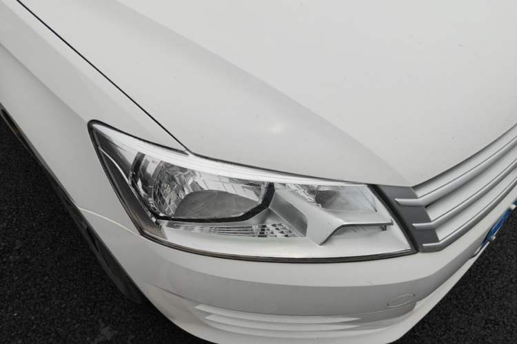 Used Volkswagen Santana 2013 1.4L Manual Fashion Edition Right Front Headlight