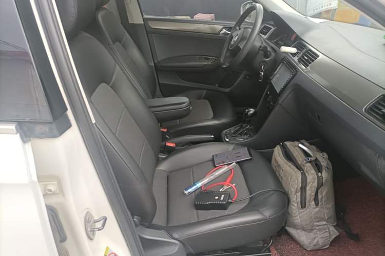 Used Volkswagen Santana 2013 1.6L Automatic Comfort Edition Right Front Seat