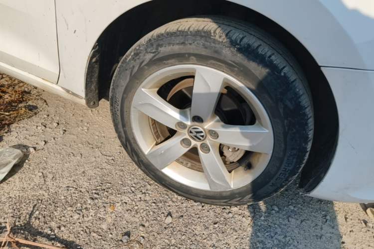 Used Volkswagen Santana 2013 1.4L Manual Comfort Edition Right Front Wheel Hub