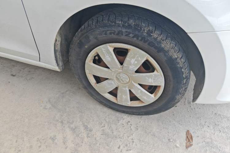 Used Volkswagen Santana 2013 1.6L Manual Fashion Edition Right Front Wheel Hub