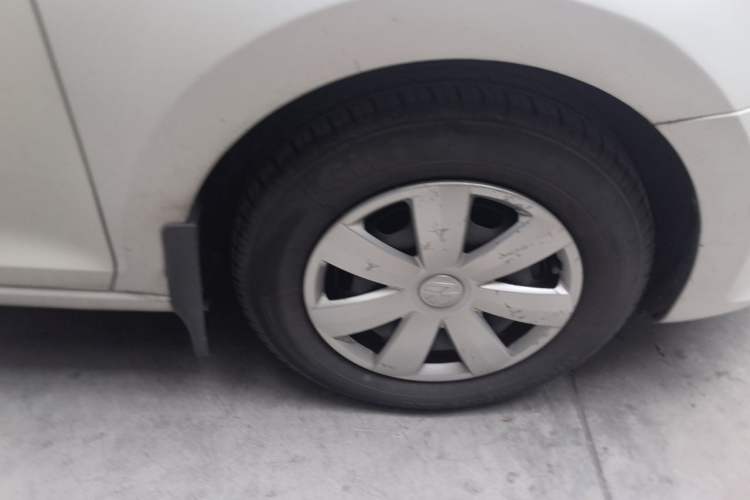 Used Volkswagen Santana 2013 1.6L Automatic Fashion Edition Right Front Wheel Hub