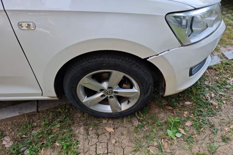 Used Volkswagen Santana 2013 1.4L Manual Comfort Edition Right Front Wheel Hub