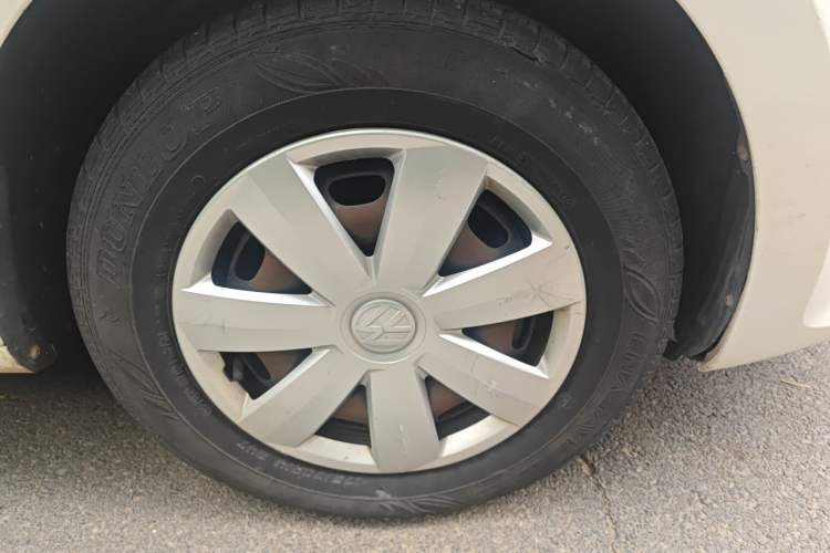 Used Volkswagen Santana 2013 1.6L Manual Fashion Edition Right Front Wheel Hub