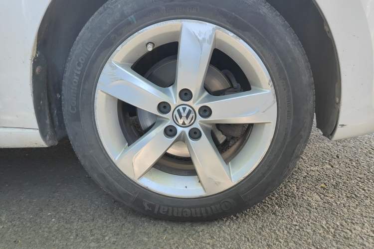 Used Volkswagen Santana 2013 1.6L Manual Comfort Edition Right Front Wheel Hub
