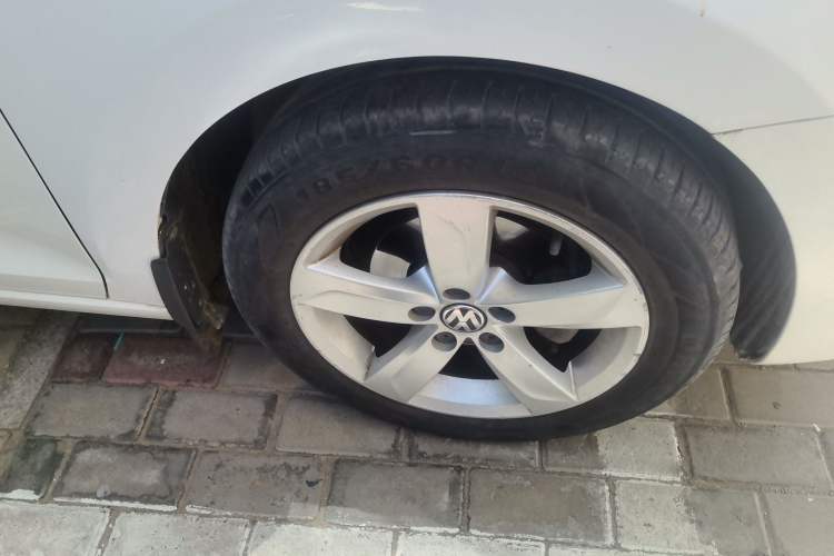 Used Volkswagen Santana 2013 1.6L Manual Comfort Edition Right Front Wheel Hub