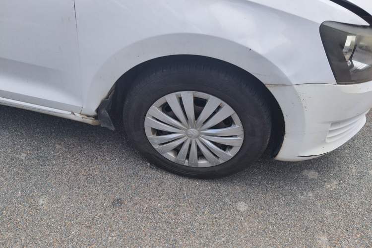 Used Volkswagen Santana 2013 1.4L Manual Fashion Edition Right Front Wheel Hub