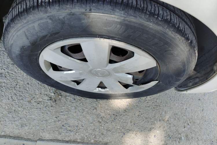 Used Volkswagen Santana 2013 1.6L Manual Fashion Edition Right Front Wheel Hub