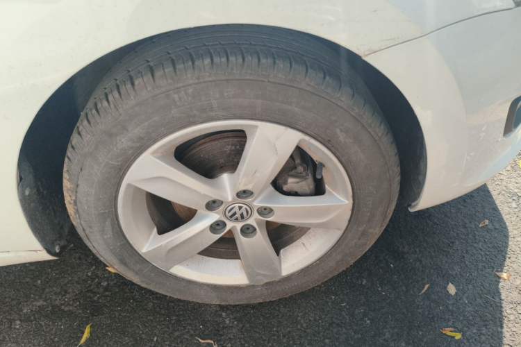 Used Volkswagen Santana 2013 1.6L Manual Comfort Edition Right Front Wheel Hub