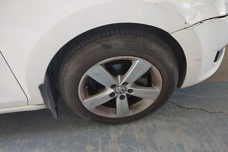 Used Volkswagen Santana 2013 1.6L Manual Comfort Edition Right Front Wheel Hub