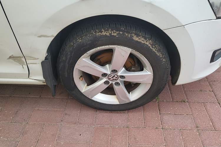 Used Volkswagen Santana 2013 1.6L Manual Comfort Edition Right Front Wheel Hub