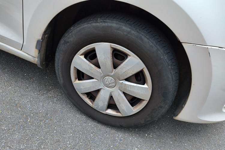 Used Volkswagen Santana 2013 1.6L Automatic Fashion Edition Right Front Wheel Hub