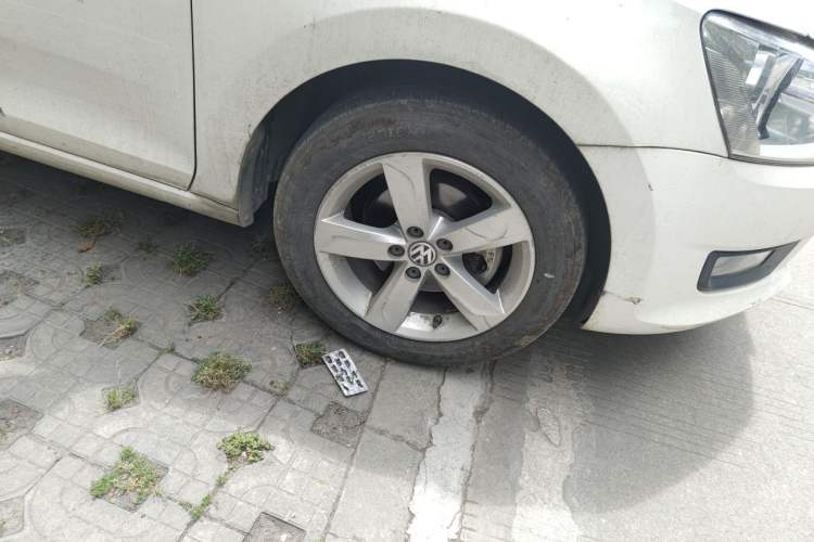 Used Volkswagen Santana 2013 1.4L Manual Comfort Edition Right Front Wheel Hub