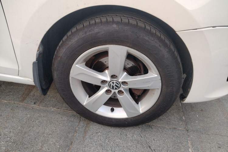 Used Volkswagen Santana 2013 1.4L Manual Comfort Edition Right Front Wheel Hub