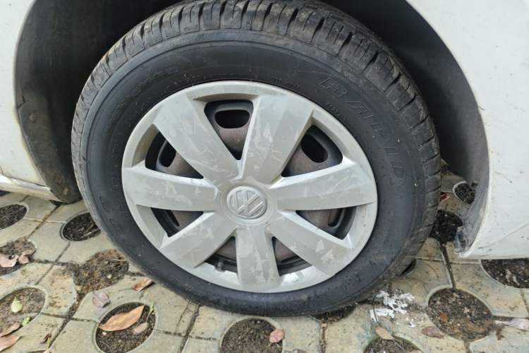 Used Volkswagen Santana 2013 1.4L Manual Fashion Edition Right Front Wheel Hub