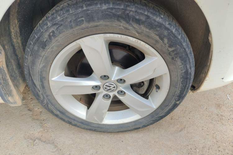 Used Volkswagen Santana 2013 1.4L Manual Comfort Edition Right Front Wheel Hub