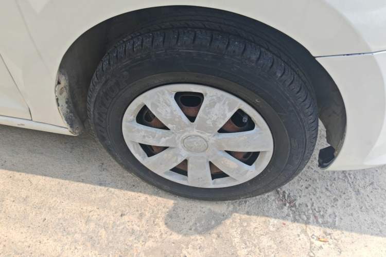 Used Volkswagen Santana 2013 1.6L Manual Fashion Edition Right Front Wheel Hub