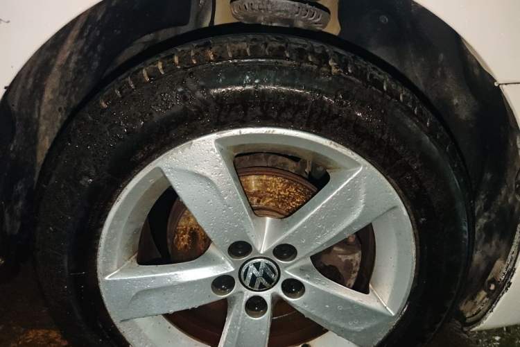 Used Volkswagen Santana 2013 1.6L Automatic Comfort Edition Right Front Wheel Hub