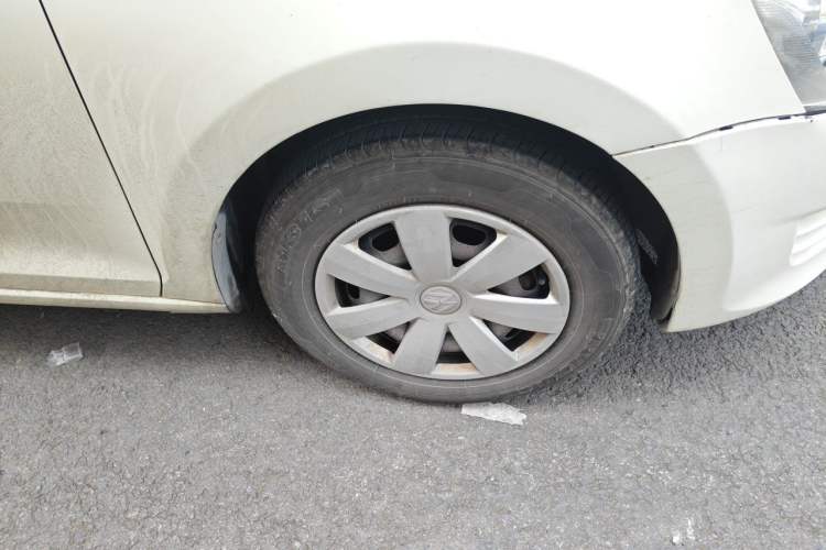 Used Volkswagen Santana 2013 1.6L Manual Fashion Edition Right Front Wheel Hub
