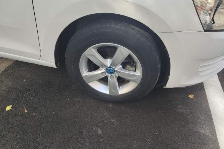 Used Volkswagen Santana 2013 1.6L Manual Fashion Edition Right Front Wheel Hub