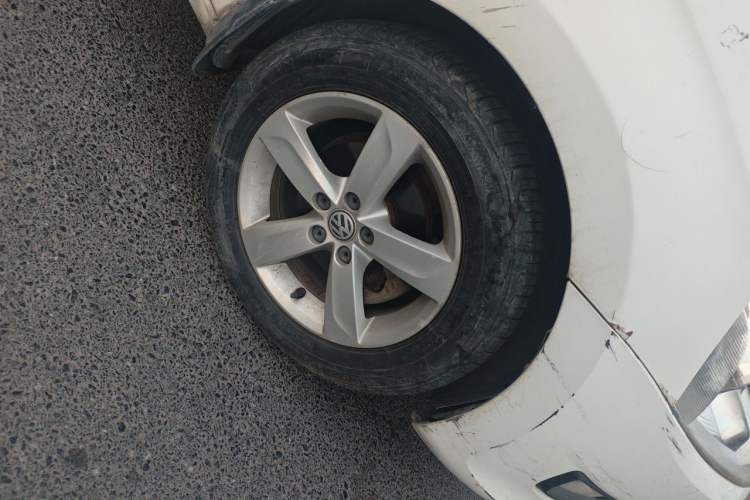 Used Volkswagen Santana 2013 1.6L Manual Comfort Edition Right Front Wheel Hub