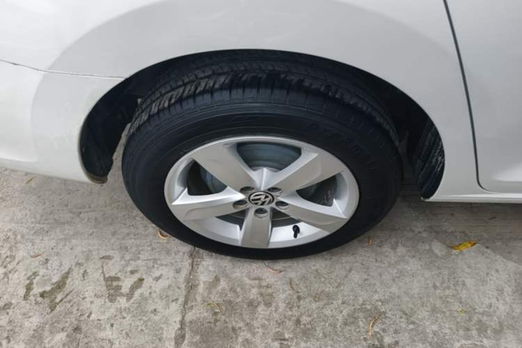 Used Volkswagen Santana 2013 1.6L Automatic Comfort Edition Right Rear Wheel Hub