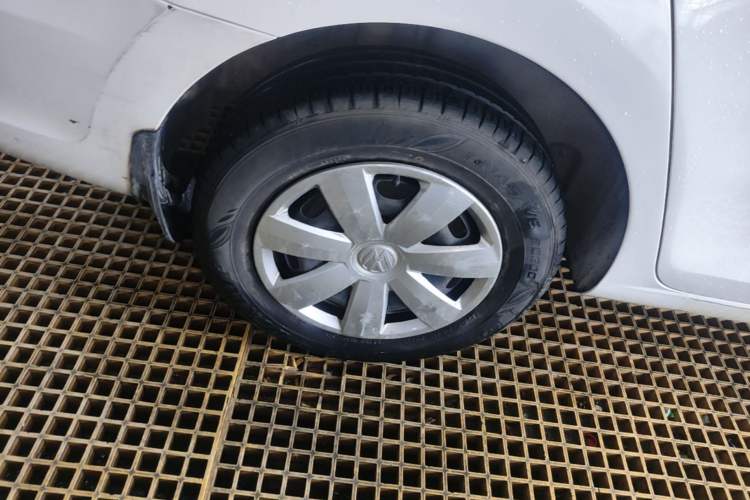 Used Volkswagen Santana 2013 1.6L Automatic Fashion Edition Right Rear Wheel Hub